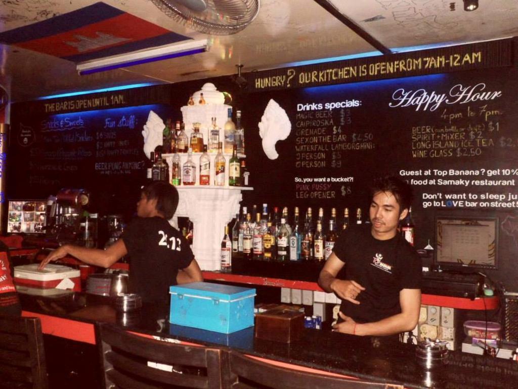 Top Banana Guesthouse & Rooftop Bar Phnom Penh Exterior foto