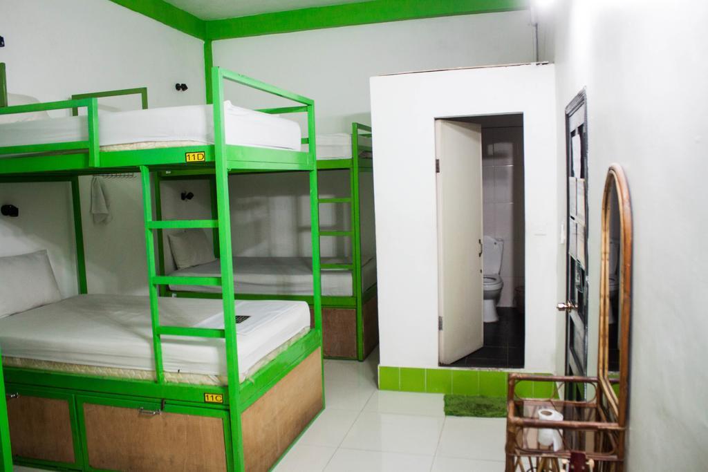 Top Banana Guesthouse & Rooftop Bar Phnom Penh Exterior foto