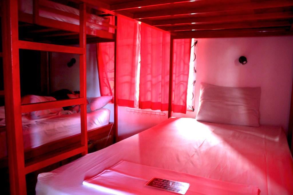 Top Banana Guesthouse & Rooftop Bar Phnom Penh Exterior foto