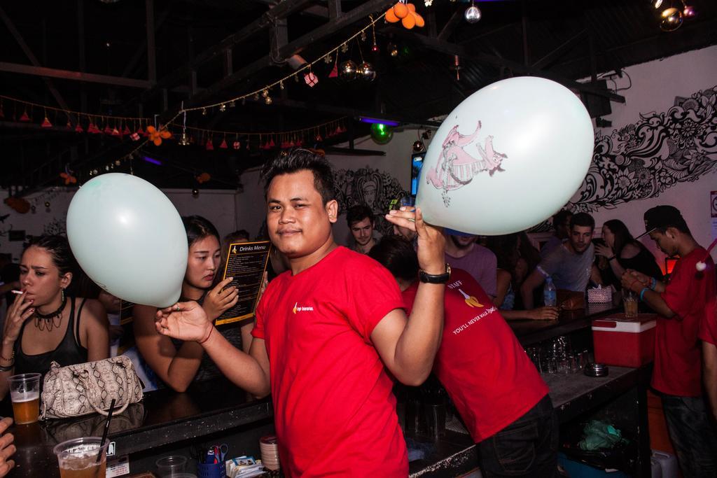 Top Banana Guesthouse & Rooftop Bar Phnom Penh Exterior foto